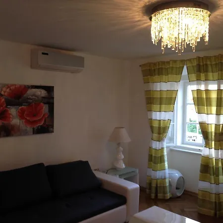 Apartment Sand Beach Διαμέρισμα Οπατία